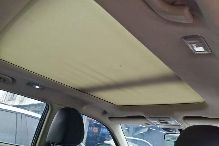 Used Geely Auto Emgrand X7 Sport 2018 1.8TD Automatic Two-Wheel Drive Smart Connect 4G Internet Edition Headliner