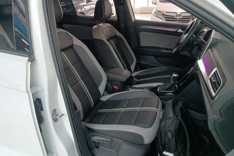 Used Volkswagen T-ROC 2023 300TSI DSG Two-Wheel-Drive Chen Guang Edition