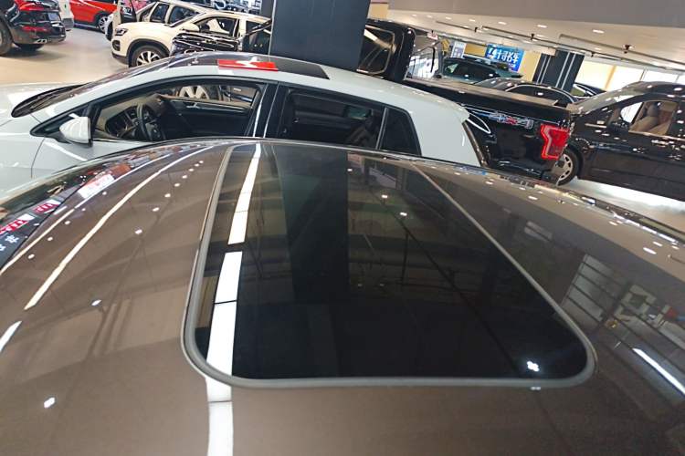 Used Infiniti Q50L 2015 2.0T Comfort Edition Roof