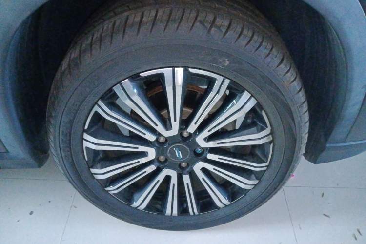 Used CHANGAN OSHAN X5 2021 1.5T DCT Prestige Edition Right Front Wheel Hub