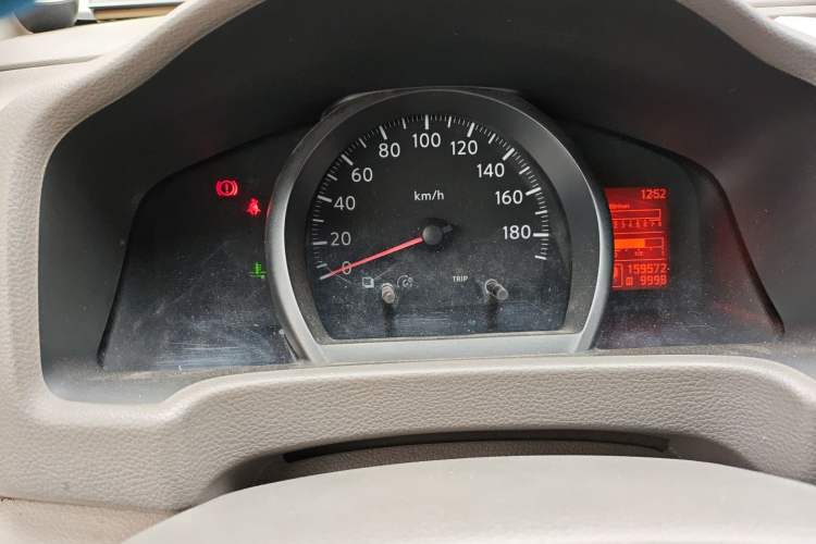 Used Nissan NV200 2014 1.6L CVT Zunya Model China IV Standard
