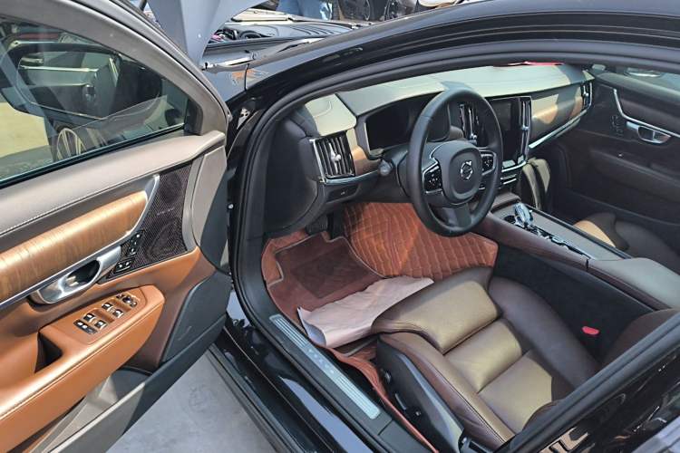 Used Volvo S90 2023 B5 Zhiyuan Luxury Edition