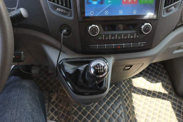 Used Foton Toano 2022 2.0T Manual Urban Edition Short Wheelbase Low Roof Rear Single Tire 5/6/9-Seater 4F20TC3
