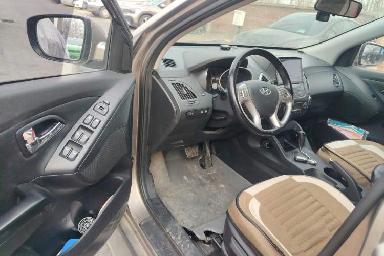 Used Hyundai ix35 2013 2.0L Automatic Two-Wheel Drive Smart GLS China V Standard
