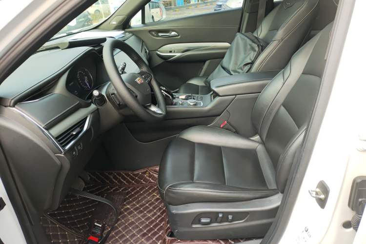 Used Cadillac XT4 2020 28T Two-Wheel-Drive Leading Version
