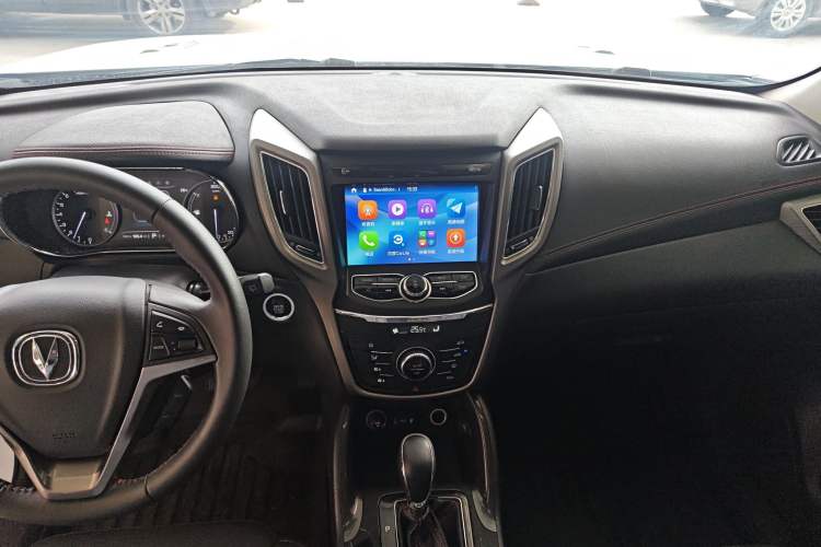 Used CHANGAN CS75 2017 Shangkui Edition 1.5T Automatic Fengxiang Model Audio And AC Panel