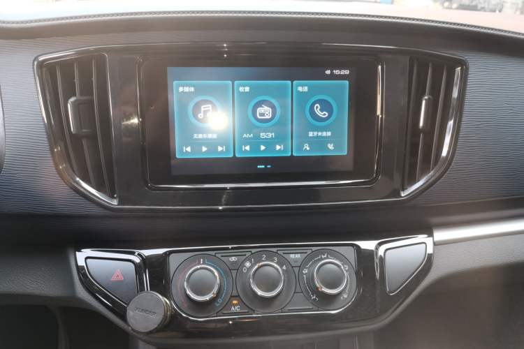 Used FORTHING Lingzhi 2023 M5L 1.6L Base Model 7 Seats
