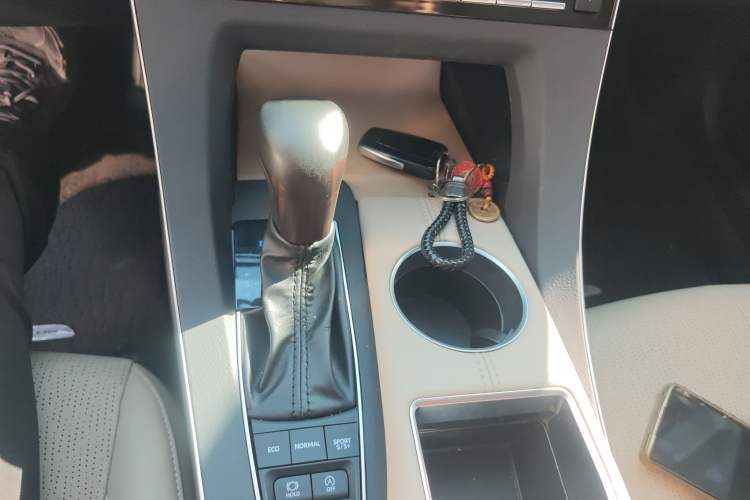 Used Toyota Avalon 2019 2.5L Touring Premium Version China VI Standard