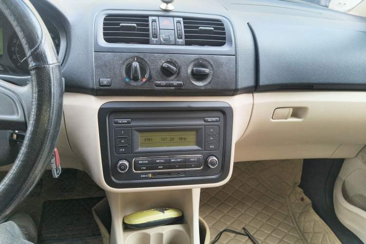 Used Skoda Fabia 2014 1.4L Manual Crystal Edition