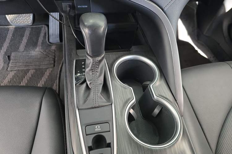 Used Toyota Camry 2021 2.0G Luxury Edition
