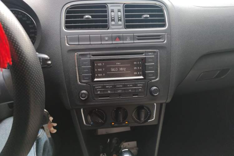 Used Volkswagen Polo 2014 1.6L Automatic Comfort Edition
