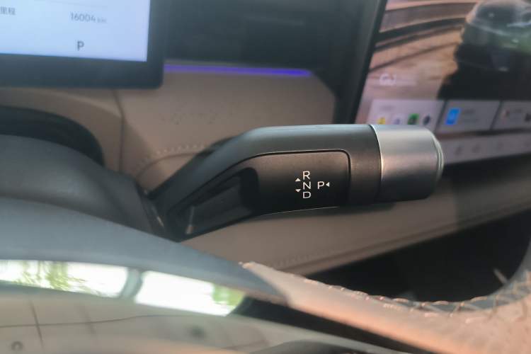 Used Geely Galaxy 8 2025 130km EM-P Starship Edition Gear Lever