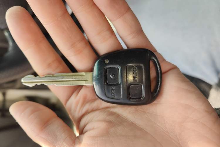 Used Toyota Prado 2004 GX 2.7 Automatic Model
