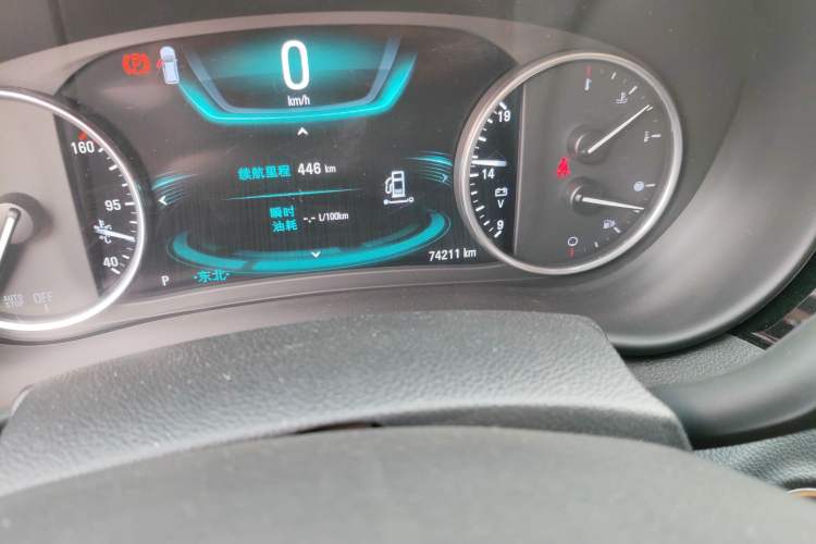 Used Buick Envision 2018 28T Four-Wheel Drive Luxury Model Odometer Close Up