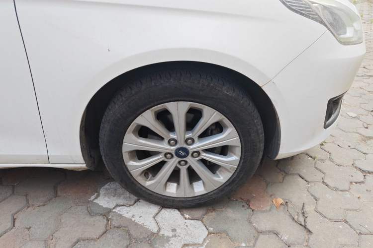 Used Ford Escort 2015 1.5L Automatic Fashion Model
