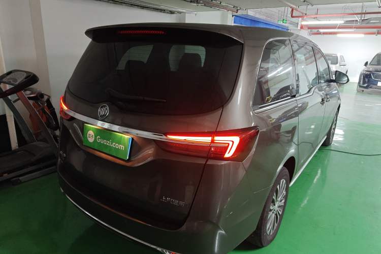 Used Buick GL8 2023 Land Executive Class Comfort Model