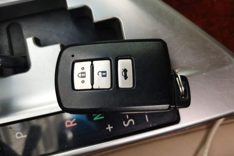 Used Toyota Camry 2012 2.5G Luxury Edition Vehicle Key