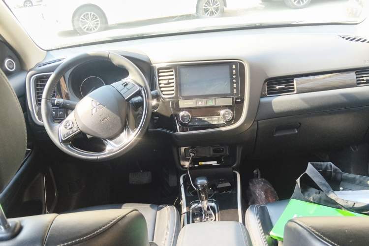 Used Mitsubishi Outlander 2020 2.0L Two-Wheel Drive Enjoyment Version 5 Seats
