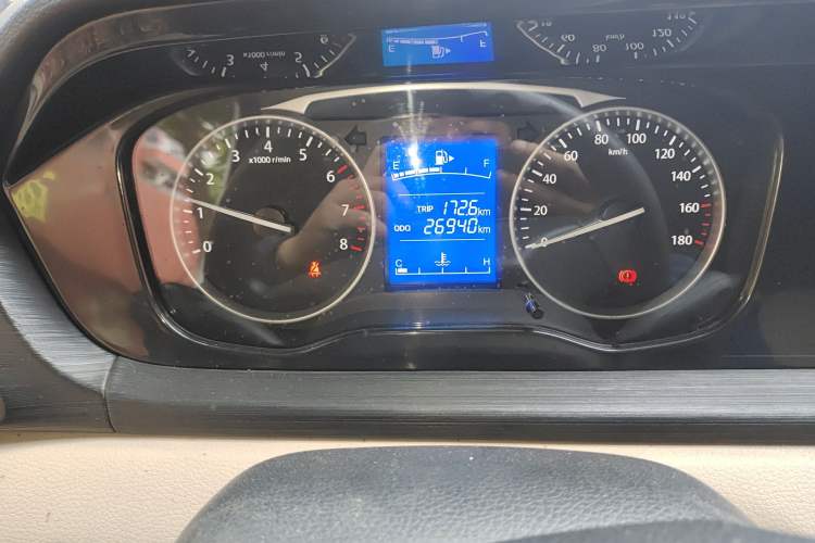 Used CHANGAN KUAYUE Xing V3 2023 1.5L Gasoline Comfort Edition 5-Seat Passenger Vehicle Instrument Cluster