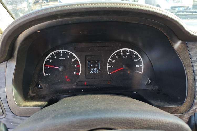 Used FORTHING Lingzhi 2023 M5L 1.6L Base Model 5 Seats