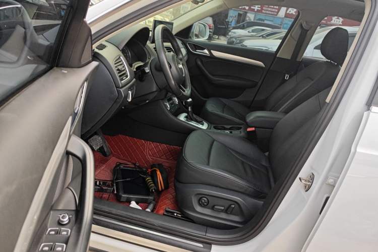 Used Audi Q3 2015 30 TFSI Comfort Model
