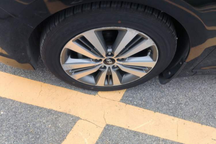 Used Hyundai Mistra 2014 1.8L Automatic Deluxe DLX Model Exterior 4