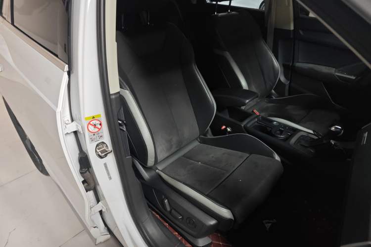 Used Audi Q3 2022 35 TFSI Fashion Dynamic Model Right Front Seat