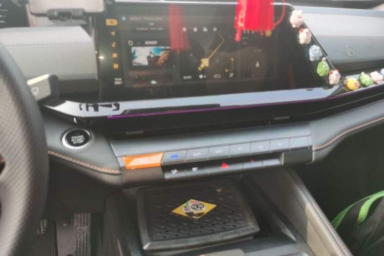 Used CHANGAN UNI-V 2023 1.5T Prestige Model
