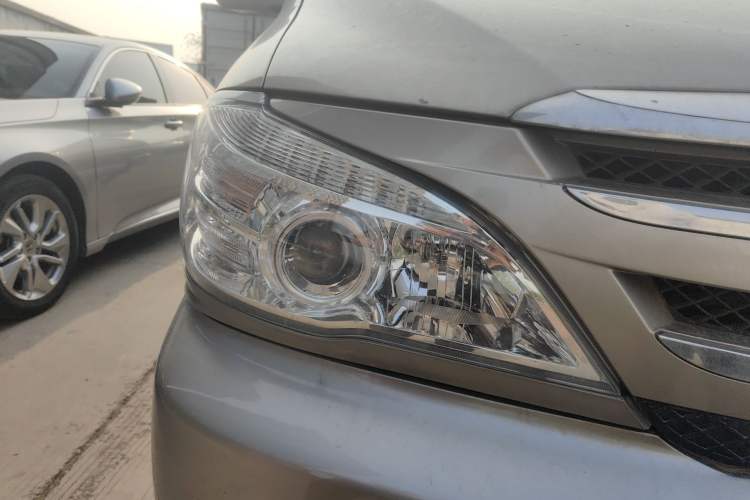 Used Jinbei Grace 2016 2.0L Express Comfort Model Right Front Headlight