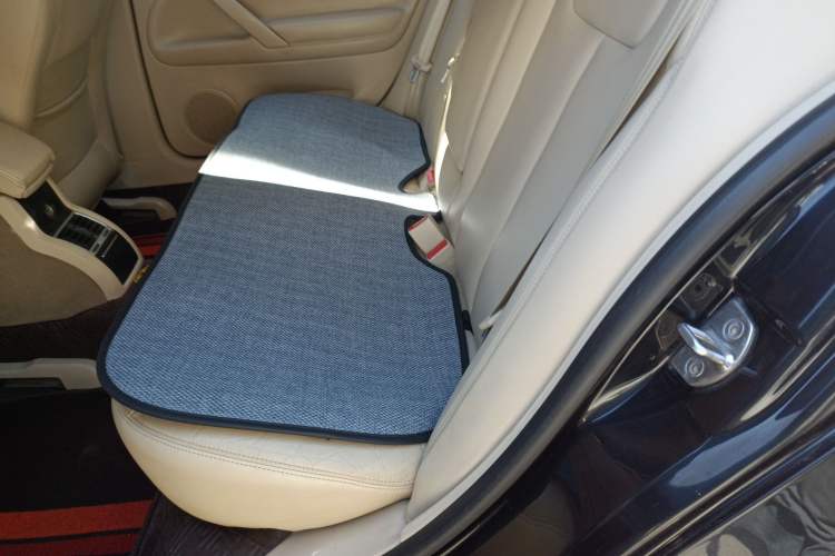 Used Volkswagen Passat 2009 2.0L MFI Manual Luxury Edition