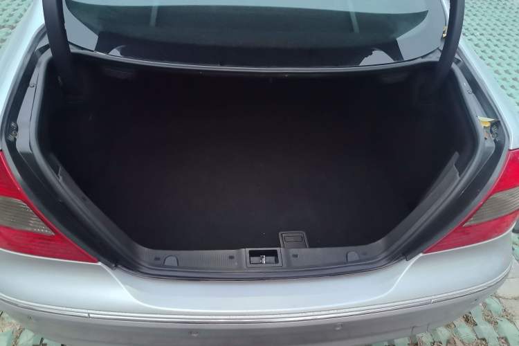 Used Mercedes-Benz CLK-Class 2006 CLK 280 two-door coupe
