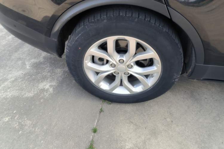 Used Land Rover Discovery 2019 3.0 SC V6 SE Exterior 5