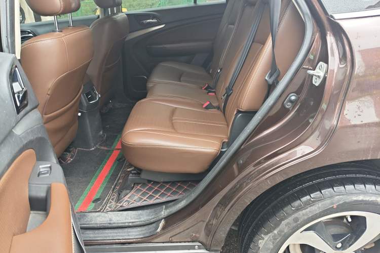 Used BYD S7 2015 2.0T Upgraded Automatic Luxury Version Left Rear Seat