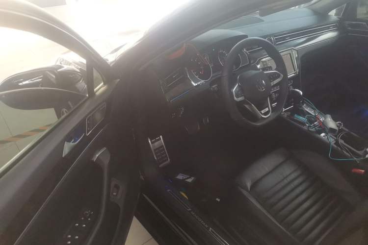 Used Volkswagen Magotan 2019 330TSI DSG Luxury Version China VI Standard Driver Seat