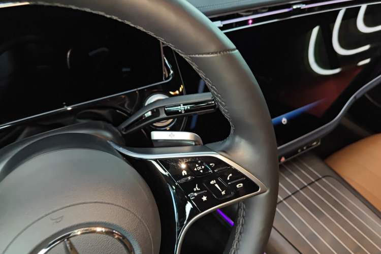 Used Mercedes-Benz E-Class New Energy 2024 E 350 e L Plug-in Hybrid Sedan