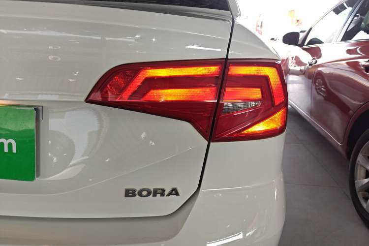 Used Volkswagen Bora 2018 1.5L Automatic Fashion Model Right Rear Taillight