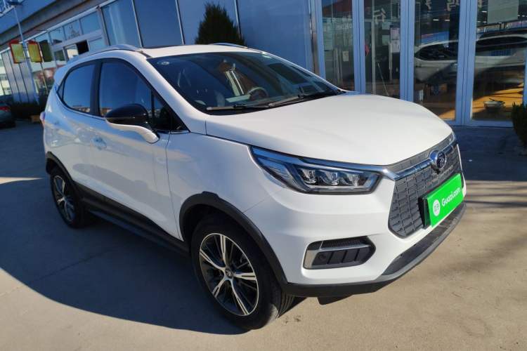 Used BYD Yuan New Energy 2019 EV535 High-Energy Leading Edition Front Right 45 Deg