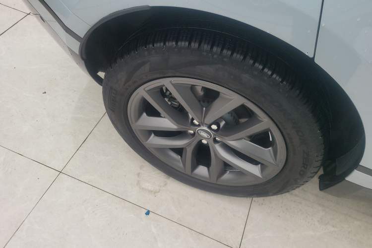 Used Land Rover Range Velar 2024 Dynamic SE Right Rear Wheel Hub