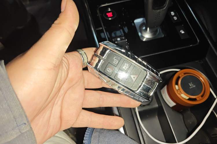 Used Jaguar XEL 2020 2.0T 200 PS S Advanced Elegance Edition Vehicle Key