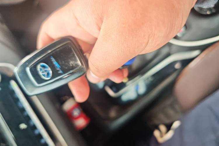 Used Toyota Levin 2021 Dual-Engine 1.8H E-CVT Luxury Edition Vehicle Key