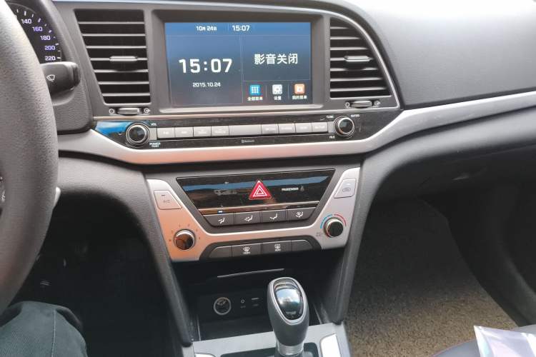 Used Hyundai Elantra (6th Generation / Lingdong) 2016 1.6L Automatic ZhiXuan – Elite Version Audio And AC Panel