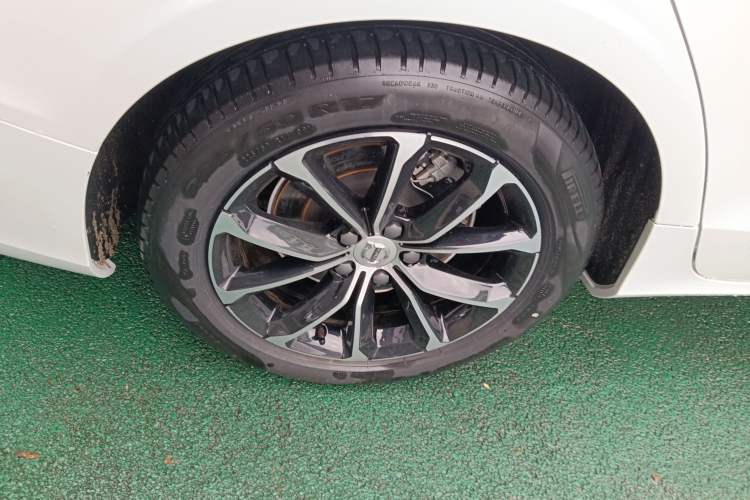 Used Volvo S60 2021 T4 Zhiyi Luxury Edition Right Rear Wheel Hub