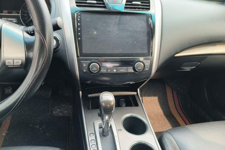 Used Nissan Teana 2013 2.0L XL Comfort Edition Audio And AC Panel