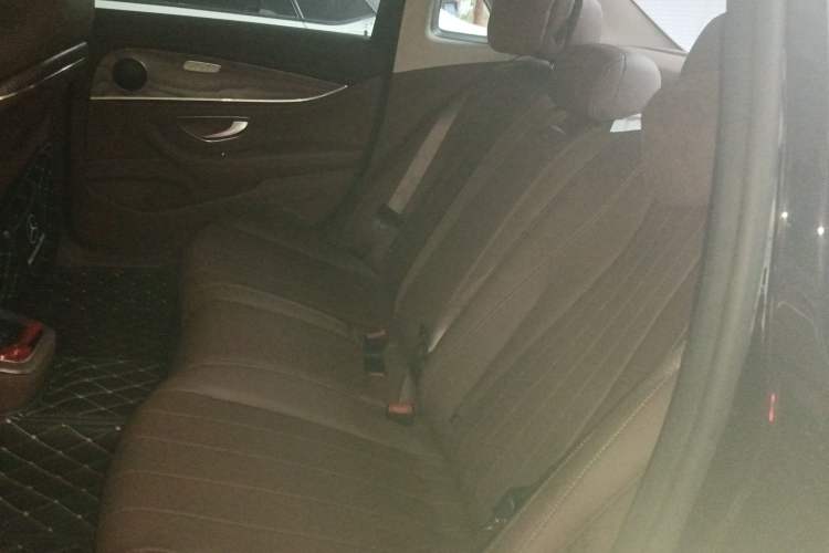 Used Mercedes-Benz E-Class New Energy 2022 Facelift E 350 e L Plug-in Hybrid Sedan
