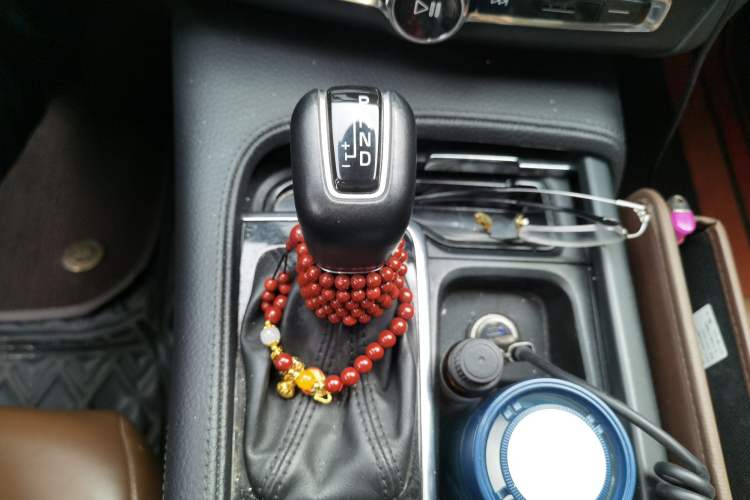 Used Volvo S90 2020 T4 SmartDrive Luxury Edition Gear Lever