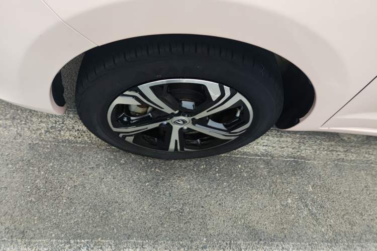 Used CHANGAN OSHAN Benni E-Star 2022 Qingxin Edition Colorful Model Lithium Iron Phosphate Left Front Wheel Hub