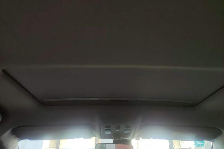 Used Haval H2 2017 Blue Label 1.5T Manual Two-Wheel Drive Luxury Model Headliner