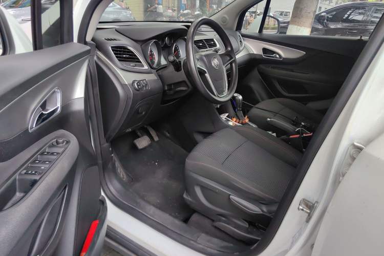 Used Buick Encore 2015 1.4T Automatic Two-Wheel Drive Urban Elite Version
