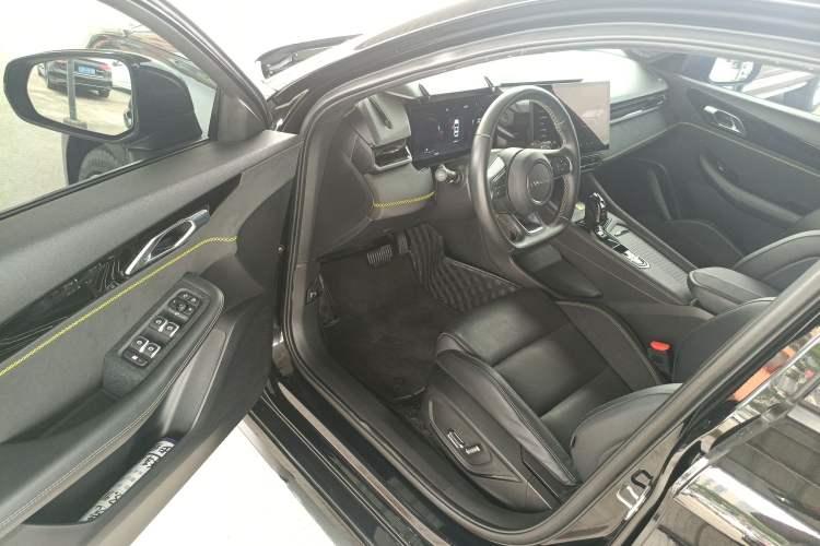 Used Lynk & Co 03 2023 1.5TD DCT JingPro Driver Seat