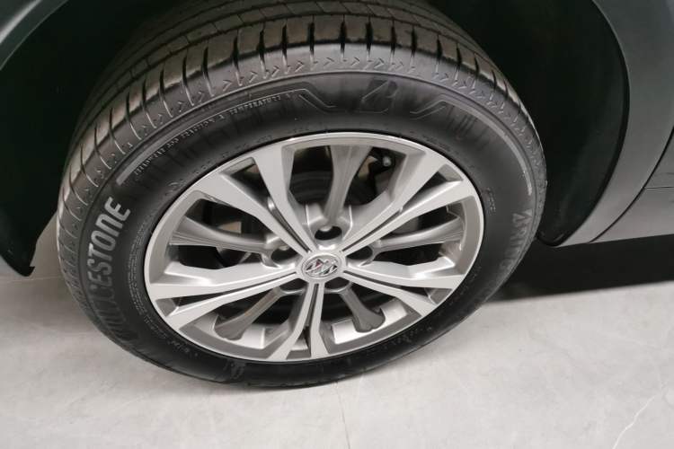 Used Buick Envision 2023 Encore Plus 652T Five-Seat All-Wheel-Drive Luxury Model
